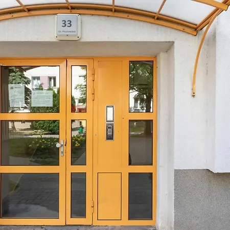 Osiedle Piastowskie By Renters Lägenhet